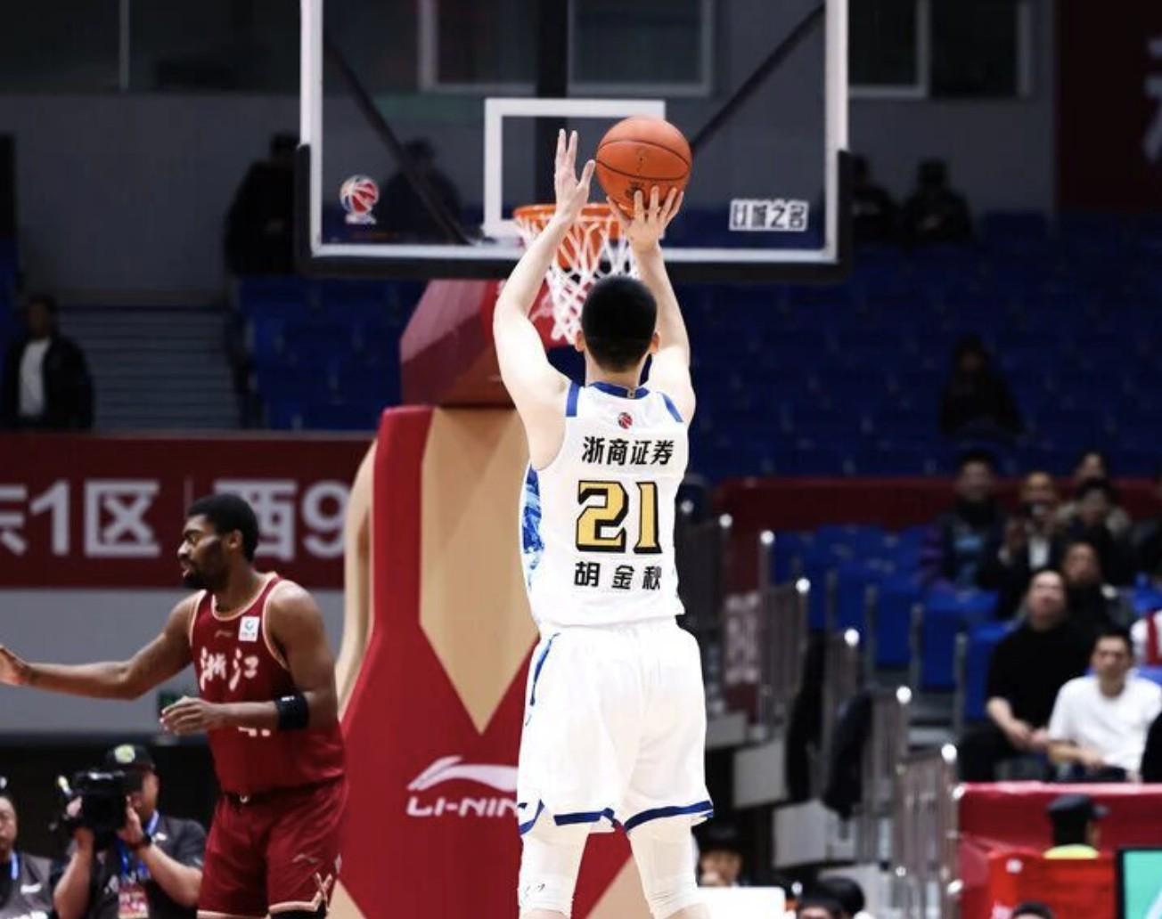 爱游戏-胡金秋超越陶汉林,升至CBA历史篮板榜第8位