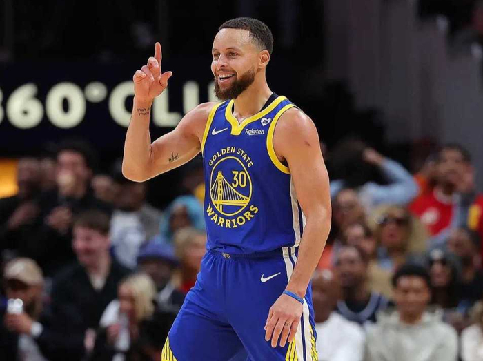 爱游戏体育app-库里本赛季命中184记三分，那哈登、杜兰特、詹姆斯呢？|斯蒂芬·库里|詹姆斯·哈登|凯文·杜兰特|伦纳德|投篮_新浪体育_新浪新闻